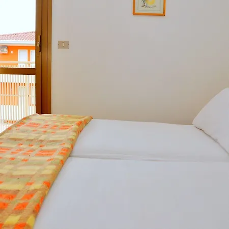 Luminous Flat 400 M From The For 4 Guests 아파트 *